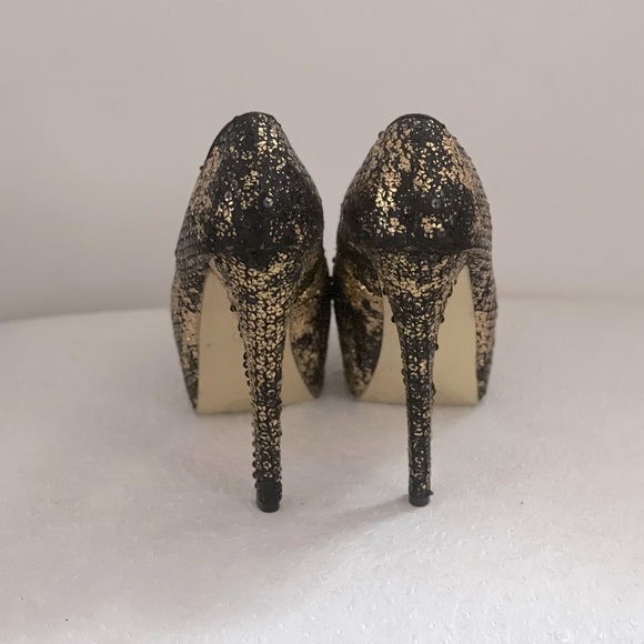 Black and gold privileged stilettos - Picture 4 of 5